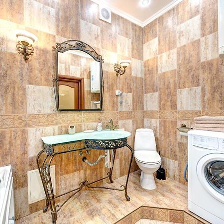 Світло! Vip Apartment In The Druzhby Narodiv Metro Station Kiev Exteriör bild